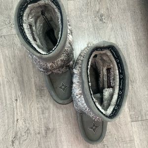 Size 7 ladies Manitoba mukluks